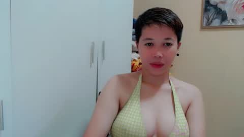 Snapshot of naked_melinda chatting on February 2, 1:19 pm Melinda online show from February 2, 1:19 pm