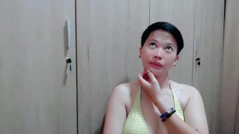 Snapshot of naked_melinda chatting on October 21, 9:52 pm Melinda online show from October 21, 9:52 pm