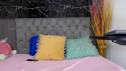 Snapshot of nalaroy chatting on February 13, 11:15 pm NALAROY online show from February 13, 11:15 pm