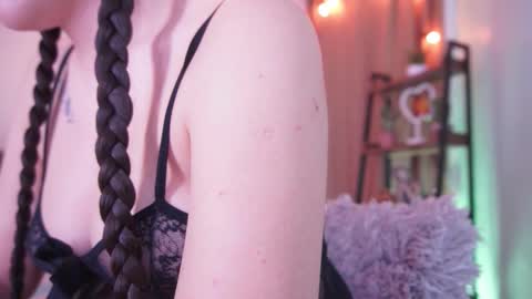 Snapshot of nalia_adams chatting on October 2, 4:01 pm Nalia Adams online show from October 2, 4:01 pm