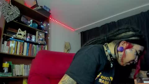 Snapshot of nana_cirkuss chatting on October 9, 5:11 am Val  online show from October 9, 5:11 am