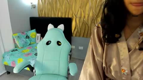Snapshot of nanami_owo chatting on October 19, 6:04 am nanami_owo online show from October 19, 6:04 am