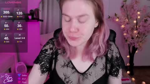 Snapshot of nancy_sun_ chatting on December 7, 10:45 am Nancy online show from December 7, 10:45 am