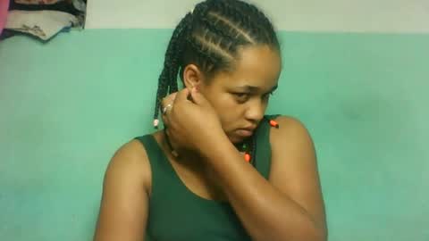 nandrianina416143 online show from June 30, 1:21 pm