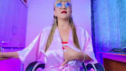 Naomi online show from July 4, 12:01 pm