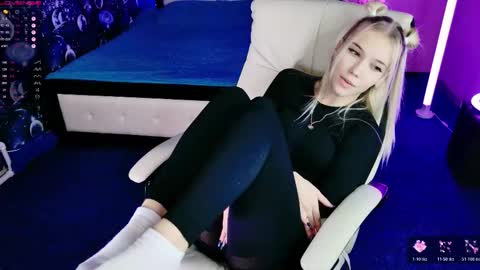 naomihita online show from November 27, 1:25 pm