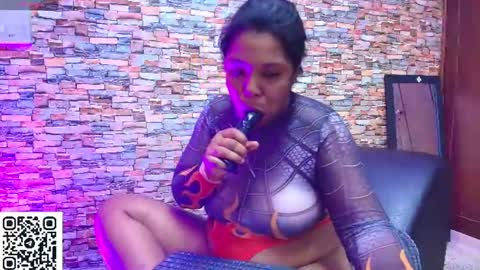 Naomi Campbel online show from June 21, 2:21 pm