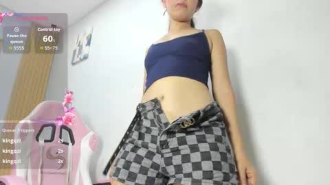 naomis_35 online show from March 12, 9:17 pm