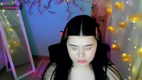 Naomi online show from August 3, 9:04 am