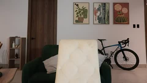 Naomi     online show from July 4, 5:36 am
