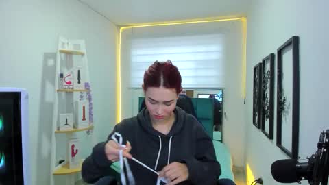 naomy online show from October 31, 9:08 pm