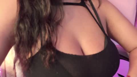 Naomy  online show from April 25, 1:41 pm