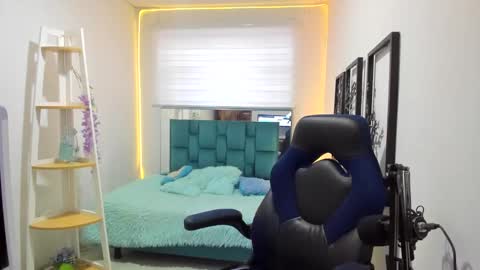 Snapshot of naomy_sex_69 chatting on October 20, 7:50 pm naomy online show from October 20, 7:50 pm