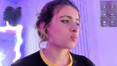 Naomy  online show from June 18, 9:14 am