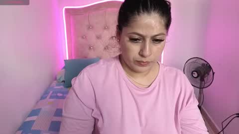 Nasly batista  online show from October 26, 9:32 pm