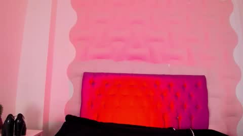 Maira online show from November 18, 8:43 pm