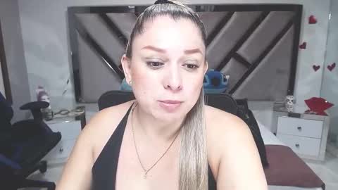 Snapshot of natalia5560 chatting on February 17, 2:06 pm natalia5560 online show from February 17, 2:06 pm