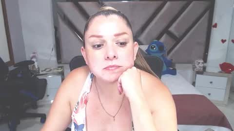 Snapshot of natalia5560 chatting on February 22, 6:04 pm natalia5560 online show from February 22, 6:04 pm