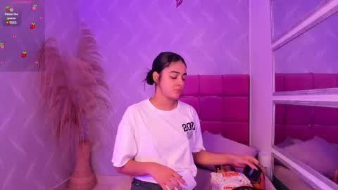 Snapshot of natalia_aguirre chatting on February 28, 12:20 pm Naty online show from February 28, 12:20 pm
