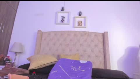 Snapshot of natalia_collinslim chatting on December 21, 3:14 am Natalia online show from December 21, 3:14 am