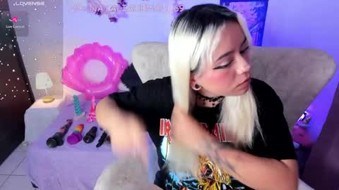Nataliua Henao online show from May 7, 12:26 am