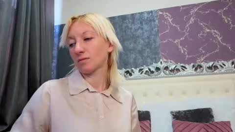 Natalie online show from February 25, 7:51 am