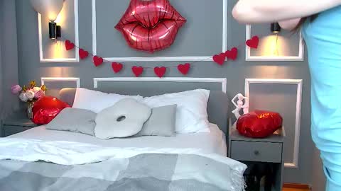 nataliecroft online show from February 18, 7:18 am