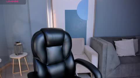 Natalie Lewis online show from July 17, 11:25 am