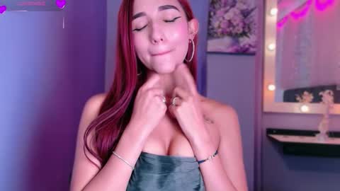 natalliapradas online show from December 3, 5:48 pm