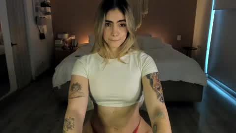 anatalybee online show from May 2, 10:24 pm