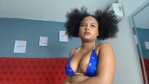 Snapshot of nataly_velez chatting on January 6, 7:24 pm Naty online show from January 6, 7:24 pm