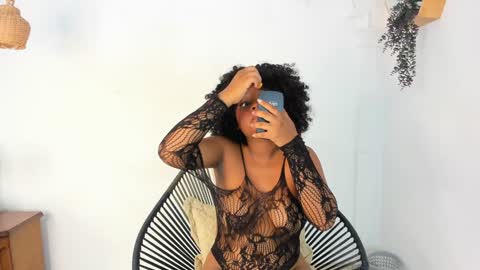 Snapshot of nataly_velez chatting on January 15, 7:44 pm Naty online show from January 15, 7:44 pm