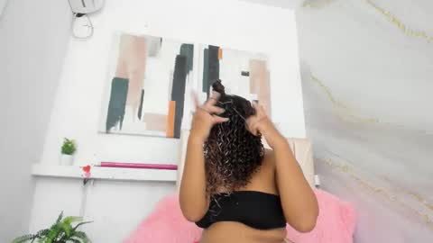 Snapshot of nataly_velez chatting on October 13, 12:41 pm Naty online show from October 13, 12:41 pm