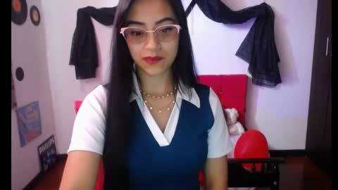 Snapshot of natalyescobar_lx chatting on February 6, 1:43 pm Nataly Escobar online show from February 6, 1:43 pm