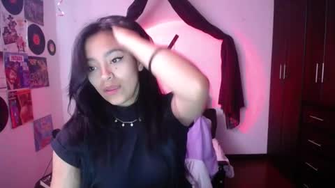 Snapshot of natalyescobar_lx chatting on December 23, 2:17 pm Nataly Escobar online show from December 23, 2:17 pm