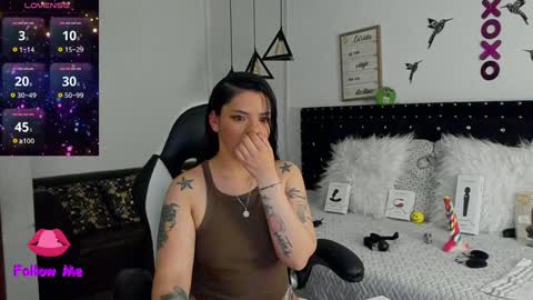 Snapshot of natasha__logan chatting on December 17, 4:12 am Natasha online show from December 17, 4:12 am