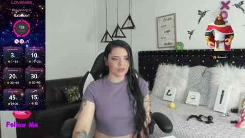 Snapshot of natasha__logan chatting on December 27, 5:42 am Natasha online show from December 27, 5:42 am