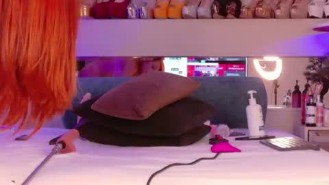 natashaa_bluer online show from July 28, 7:39 pm