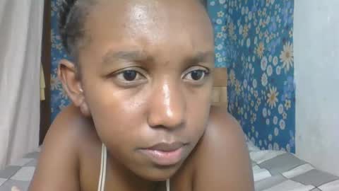 nathalia069 online show from April 30, 12:10 pm