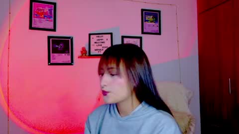 Nathalia Ramirez online show from July 18, 1:53 am