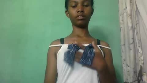 Snapshot of nathalie004 chatting on October 16, 6:16 am nathalie004 online show from October 16, 6:16 am