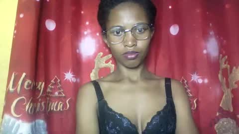 Snapshot of nathalie004 chatting on September 16, 6:32 am nathalie004 online show from September 16, 6:32 am