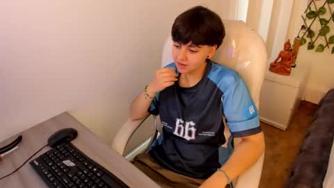 nathalyy_ds online show from December 2, 7:49 pm