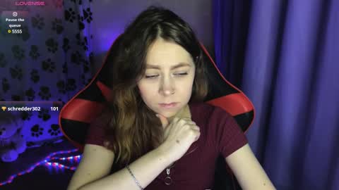 natural_babe666 online show from December 17, 3:17 am