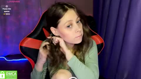 natural_babe666 online show from June 21, 10:36 pm