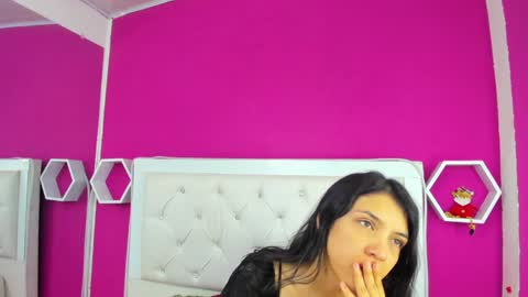 Snapshot of naty_dubois chatting on December 29, 5:53 am Naty online show from December 29, 5:53 am