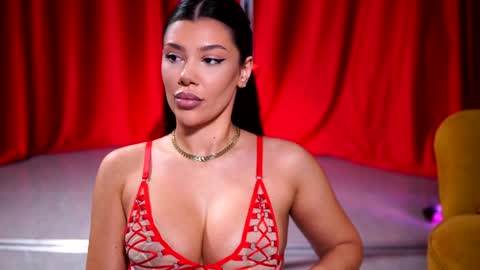 Naty online show from January 10, 7:32 pm