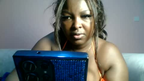 naughti_garlie online show from July 18, 12:14 am
