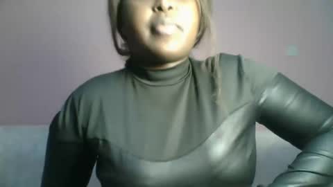 naughti_garlie online show from July 28, 3:32 pm