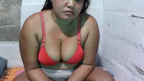 Snapshot of naughty_baby25 chatting on September 17, 2:37 pm Hannah online show from September 17, 2:37 pm